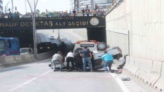 Takla atan otomobilde 2 kişi yaralandı