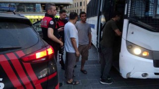 Taksimde kaçak göçmen denetimi