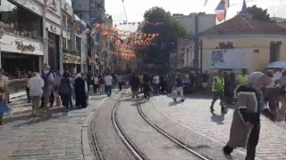 Taksimde önce sağanak sonra güneş şaşkınlığı