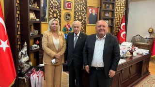 Tarhan’dan MHP Liderine Ziyaret