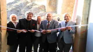 Tarihi Bayburt Kalesine şehitler anısına 2 bin 23 bayrak dikildi