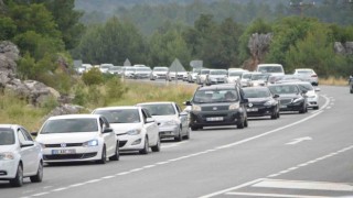 Tatil dönüşü Antalya-Konya karayolunda trafik yoğunluğu