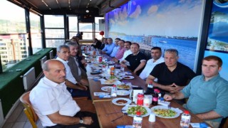 Tatvanda tayini çıkan müftü ve komutanlar için veda yemeği