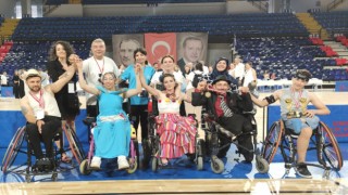Tekerlekli Sandalye Dans Yarışmasında Türkiye Şampiyonu oldular