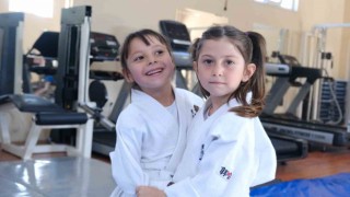 Tekkeköyde yazın neşesi spor okullarında yaşanıyor