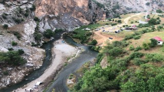 Türkiyenin dört bir yanından Adanaya serinlemek için geldiler