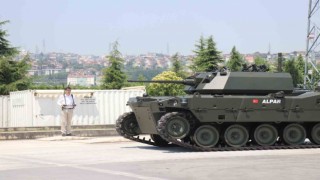 Türkiyenin ilk ağır sınıf paletli insansız zırhlı aracı görücüye çıktı