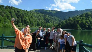 Türkiyenin saklı cenneti Borçka Karagöl ziyaretçilerini ağırlıyor