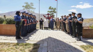 Uçak kazasında şehit olan 7 emniyet mensubu dualarla anıldı