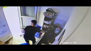 Ümraniyede klima ve hoparlör çalan hırsız polis tarafından yakalandı