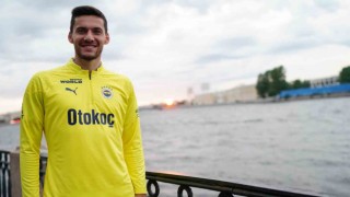 Umut Nayir: Fenerbahçe bizi bu formaya layık gördüyse bizim üstümüze düşen de sahaya çıktığımızda bütün herkesin memnun olacağı mücadeleyi ortaya koymak