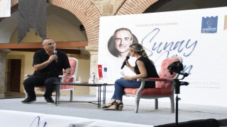 Ünlü şair ve yazar Akın: “Başkan Günel ile Kuşadasında çok büyük bir değişim olduğunu gördüm”