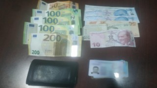 Unutulan binlerce lira ve değerli eşyalar sahiplerine teslim edildi