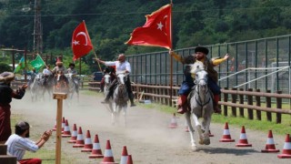 Ünyede atlı spor gösterileri düzenlendi