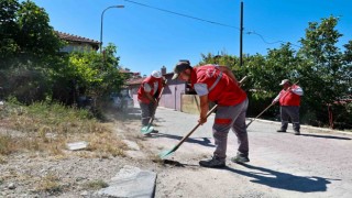 Uşakta cadde ve çevre temizlemesi sürüyor