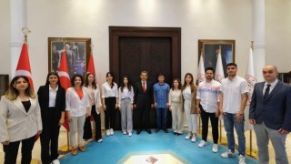 Vali Ekici, staja başlayan öğrencilerle bir araya geldi