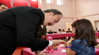 Vali Kızılkaya huzurevi sakinleri ve Çocuk Evleri Sitesinde kalan çocuklarla bir araya geldi