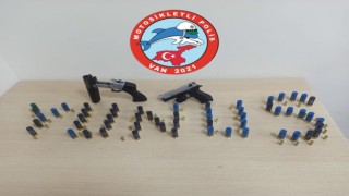 Vanda değişik suçlardan 30 kişi tutuklandı