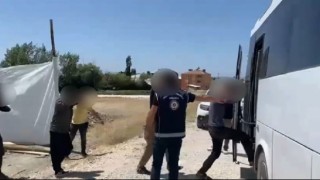 Vanda operasyon: Yer kazılarak yapılan metruk yapıda saklanan düzensiz göçmenler yakalandı