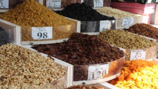 Vatandaşların aşure malzemesi alışverişi başladı