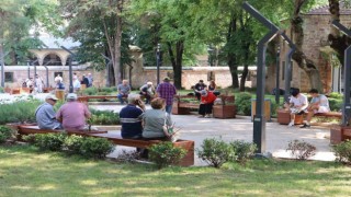 Vatandaşların gözde adresi: Yeni Cuma Parkı