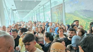 Vergi zamları sınır kapılarında yoğunluğa neden oldu