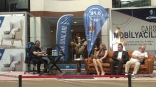 Wilma Elles ve Selahattin Taşdöğen Pendikte söyleşiye katıldı