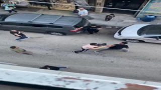 Yan baktın meselesinde sokak ringe döndü, yumruklar havada uçuştu