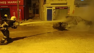 Yanan araç itfaiye ekibi tarafından söndürüldü