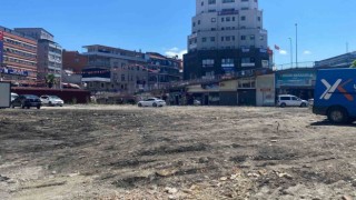 Yıkılan alandaki çöpler temizlendi