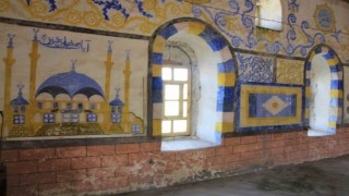 Yıkılma tehlikesi yaşayan tarihi caminin duvarını süsleyen ‘Ayasofya