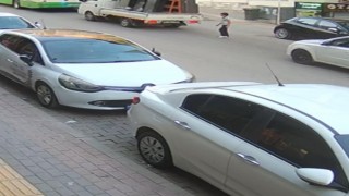 Yola aniden fırlayan çocuğa otomobil böyle çarptı