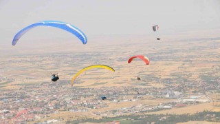 10. Akşehir XC Open Türkiye Yamaç Paraşütü Yarışması başladı