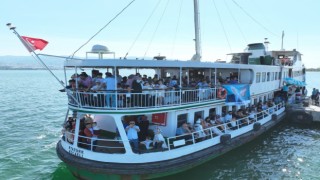 201 çocuk şölenle sünnet edildi