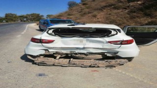 3 Aracın Karıştığı Kazada 3 Kişi Yaralandı