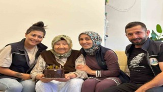 82 yaşındaki Ayşe nine ilk kez doğum gününü kutladı