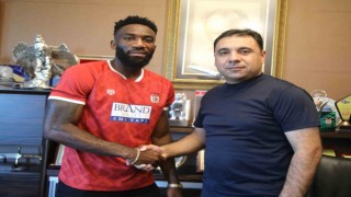 Aaron Appindangoye 1 yıl daha Sivassporda