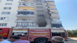 Adanada ev yangını korkuttu