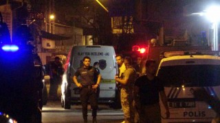 Adanada olaya müdahale eden polis bıçaklandı