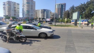 Adanada trafik ekiplerinden yaya uyarası