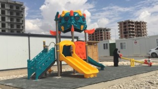 Adıyaman Belediyesinden toplu yaşam alanlarına çocuk oyun parkı