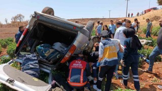 Adıyamanda hafif ticari araç şarampole düştü: 2si ağır 5 yaralı
