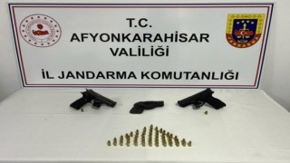 Afyonkarahisarda silah kaçakçıları yakalandı