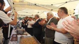 AHİDden vatandaşlara aşure