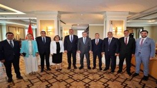 AK Parti Gaziantep heyetinden Ankarada Bakanlarla görüştü