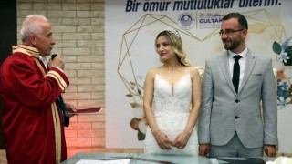 Akdeniz Belediyesi, 4,5 yılda 9 bin çiftin nikahını kıydı