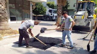 Akdenizde yeni yollar açılıyor, kaldırımlar yenileniyor