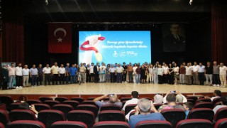 Akşehir Belediyesi başarılı öğrencileri ödüllendirdi