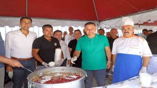 Alanya Belediyesi 5 bin kişilik aşure dağıttı