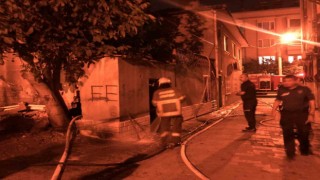 Alevler teslim olan ev kullanılmaz hale geldi